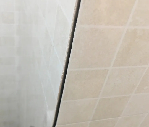 沅陵瓷砖空鼓维修公司分享阳台瓷砖脱落的修复过程可以分为以下几个步骤