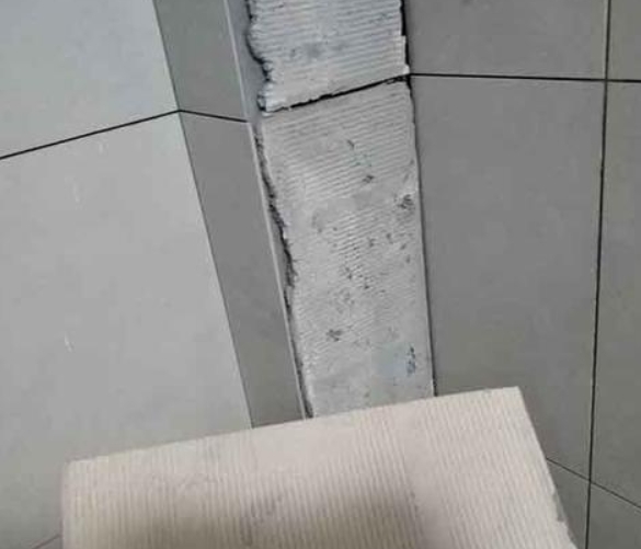 沅陵瓷砖空鼓维修公司分享下厨房瓷砖脱落的补救措施。